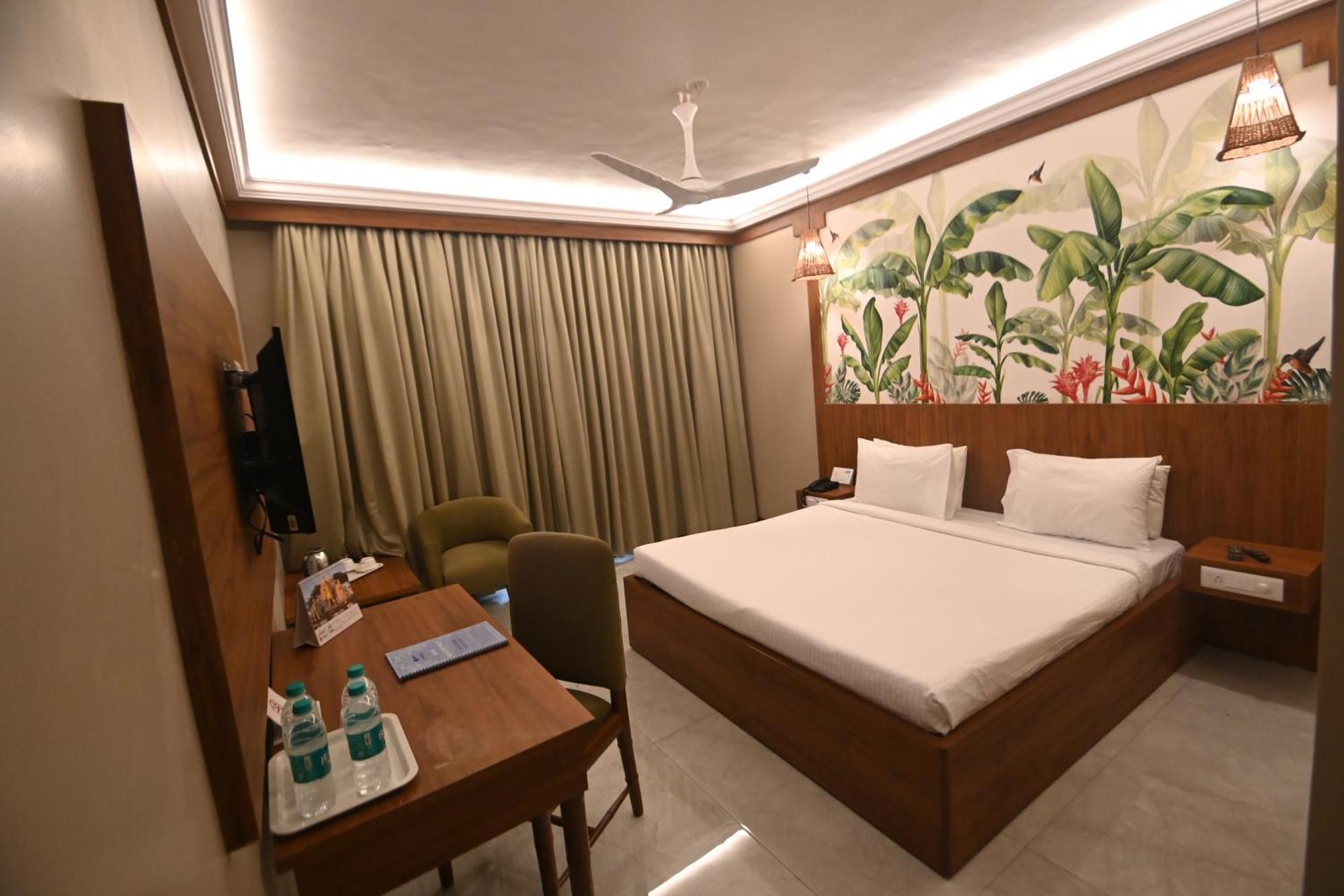 Готель Rns Residency Sea View Mavalli Екстер'єр фото